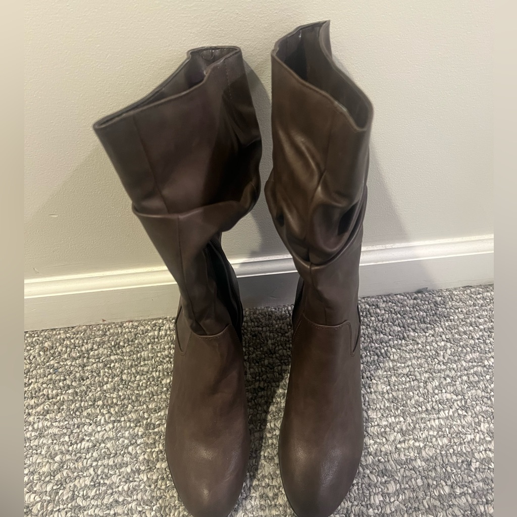 Women’s New Gloria Vanderbilt Boots Brown